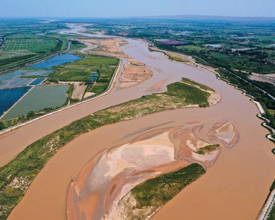 宁夏生态治理成效显著 森林覆盖率提升至16.9%