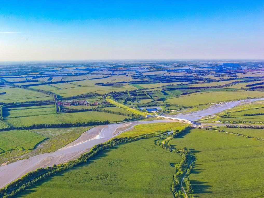 西辽河生态复苏的奇迹：重现碧波与人鸟共栖新篇章