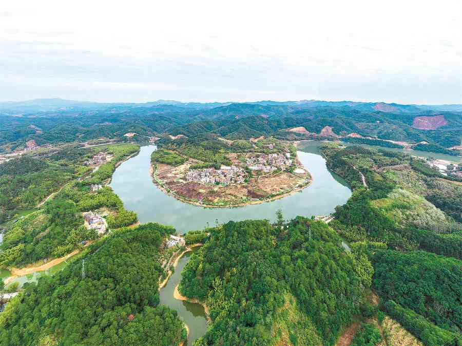 广西梧州山水田园生态画卷展现自然之美